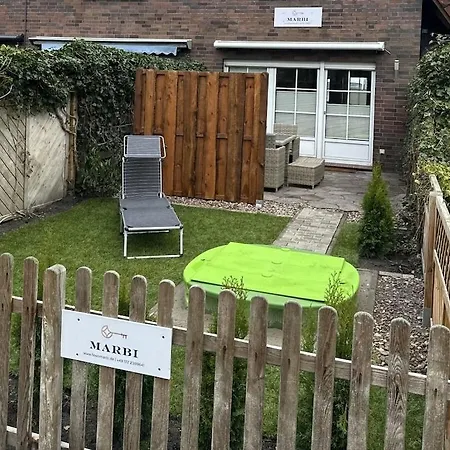 בית נופש With Terrace And 2 דנגסט