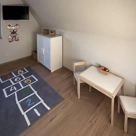 בית נופש With Terrace And 2 דנגסט